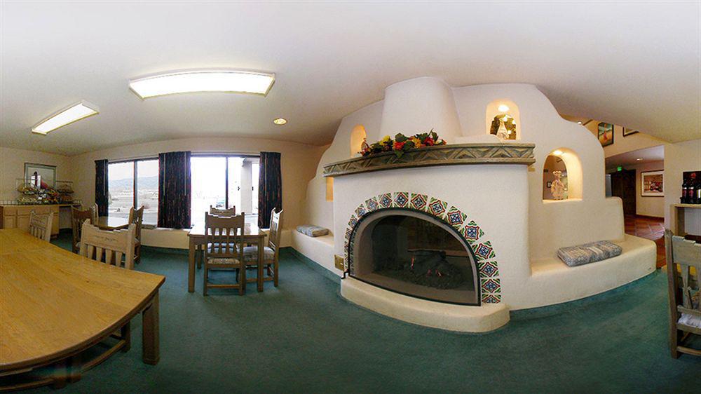Comfort Suites Taos Exterior photo